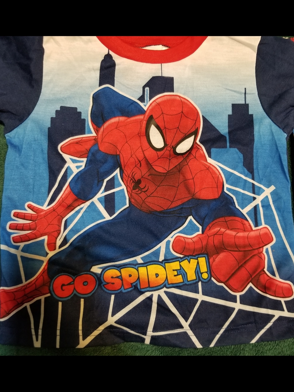 Spiderman Boy's 4T Red and Blue Two-Piece Pajama Set With Spiderman Logo On It - Picture 11 of 16